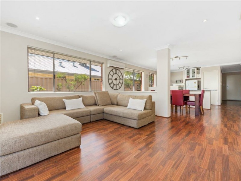 37 Windchime Terrace, Atwell WA 6164