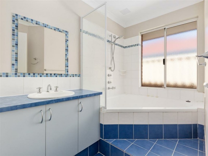 37 Windchime Terrace, Atwell WA 6164