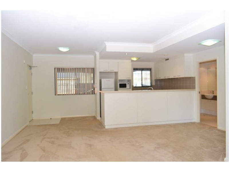 2/2 Stockton Bend, Cockburn Central WA 6164