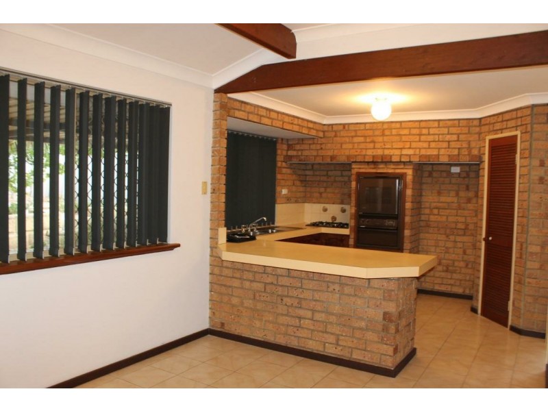 16 Taylor Close, Leda WA 6170