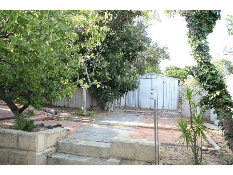 16 Taylor Close, Leda WA 6170