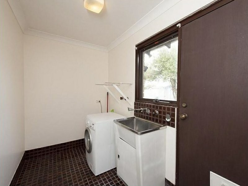 11 Fabian Close, Willetton WA 6155