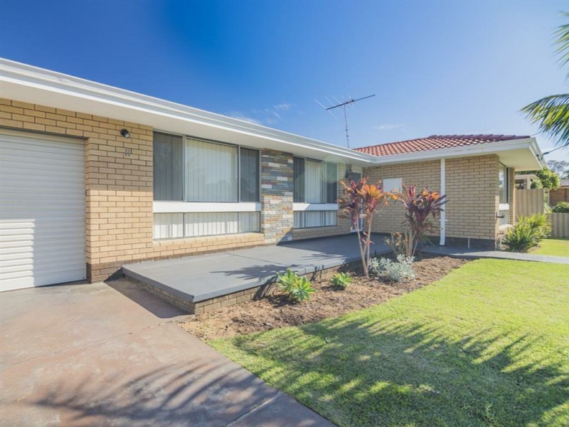 11 Sussex Street, Spearwood WA 6163
