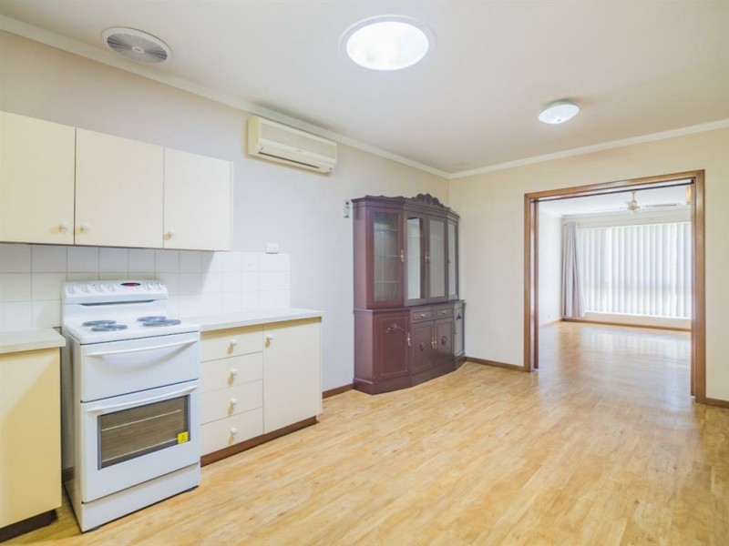 11 Sussex Street, Spearwood WA 6163