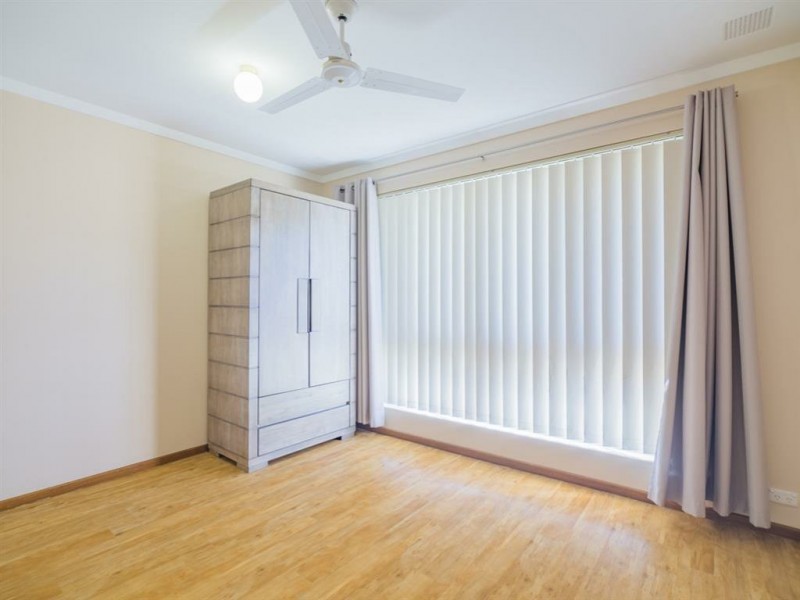 11 Sussex Street, Spearwood WA 6163