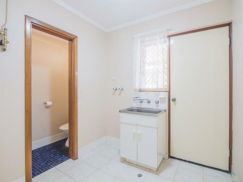 11 Sussex Street, Spearwood WA 6163