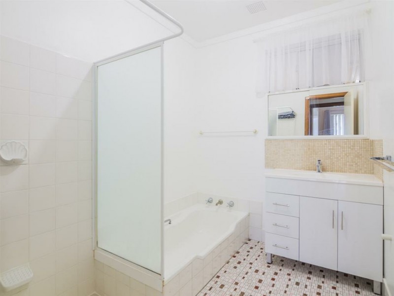 11 Sussex Street, Spearwood WA 6163