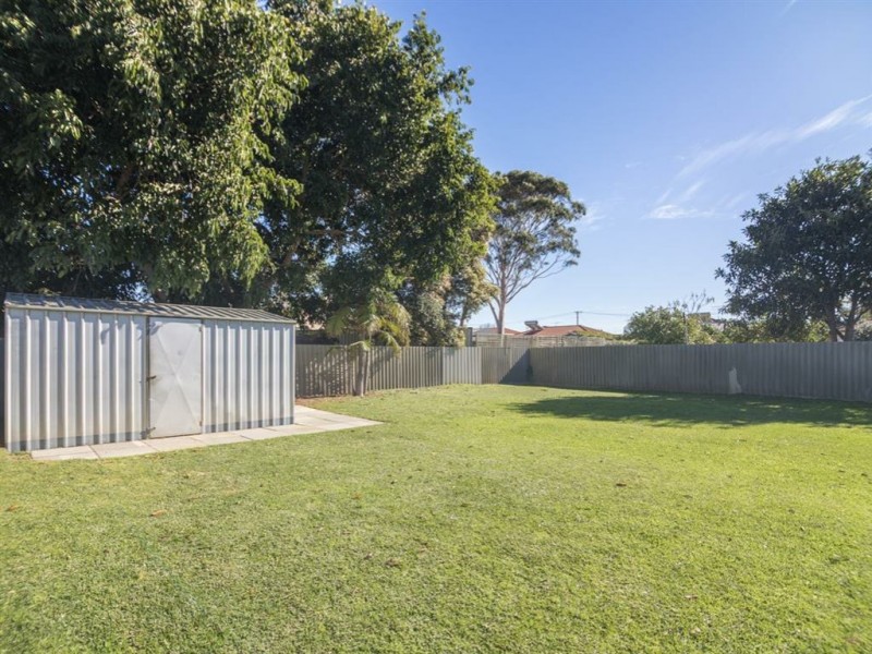 11 Sussex Street, Spearwood WA 6163