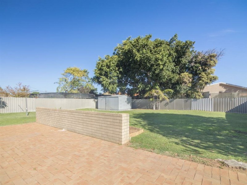 11 Sussex Street, Spearwood WA 6163