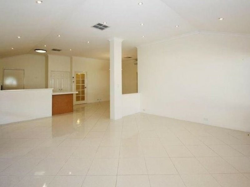 25 Meranda Lane, Success WA 6164