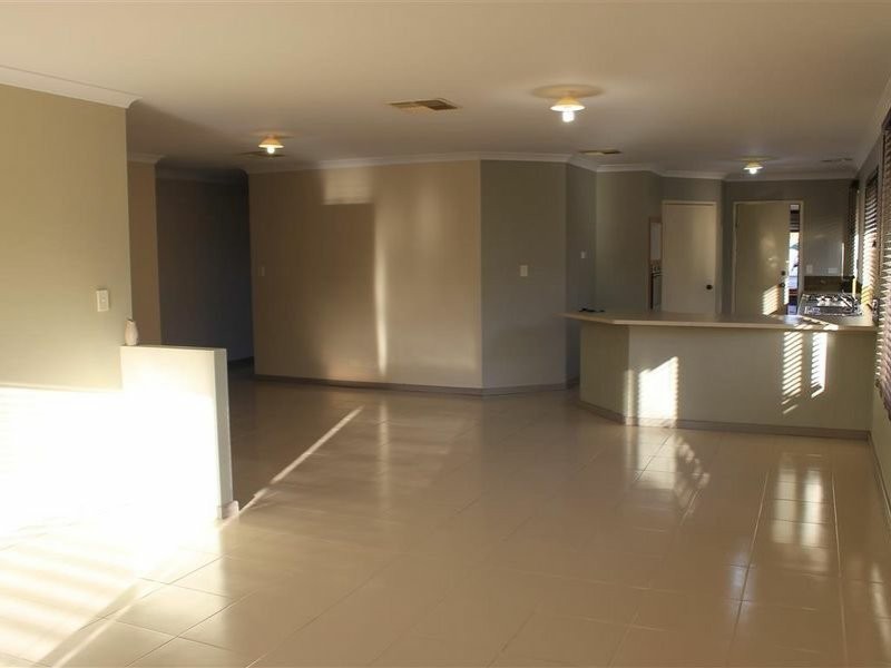 4 Tarn Drive, Canning Vale WA 6155