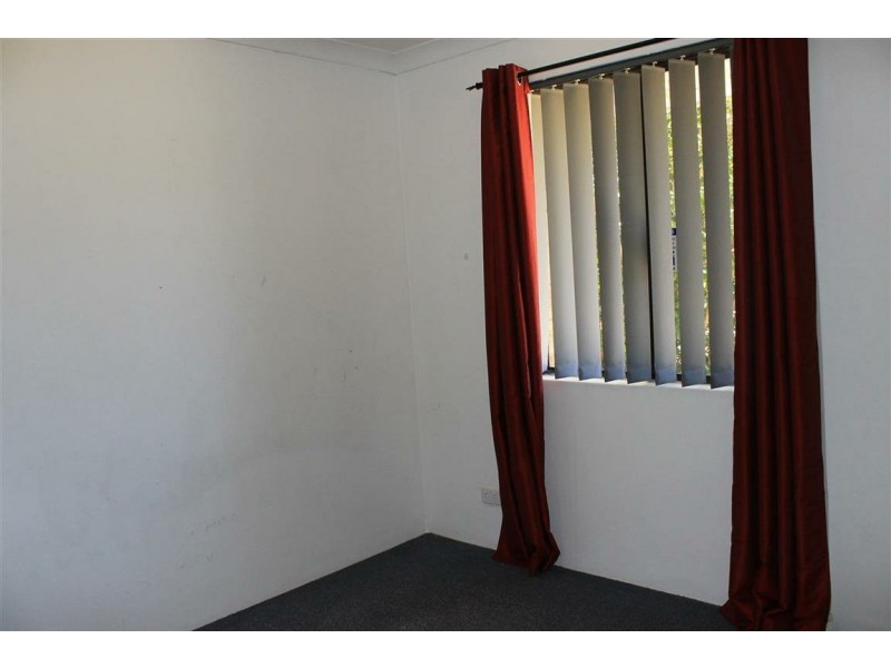 12 Kemmish Way, Parmelia WA 6167