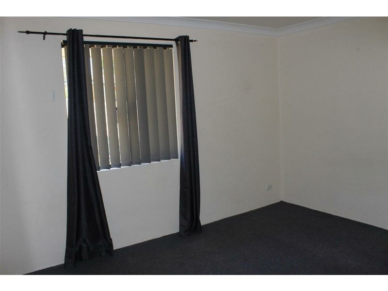 12 Kemmish Way, Parmelia WA 6167