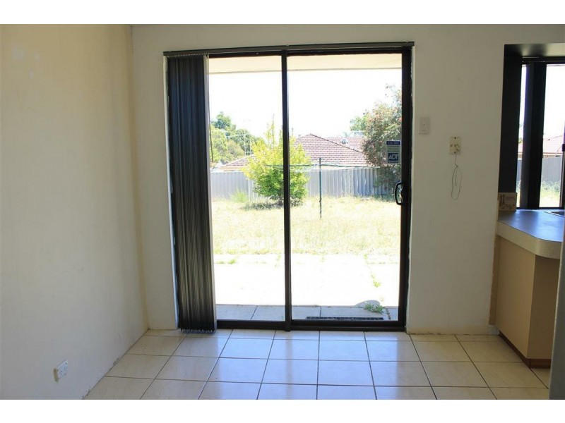 12 Kemmish Way, Parmelia WA 6167