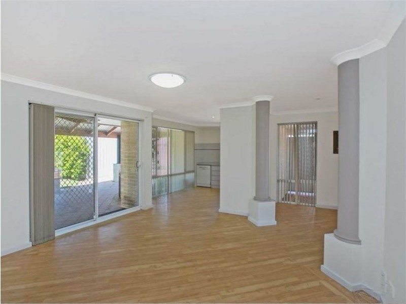 128 Dalrymple Drive, Leda WA 6170