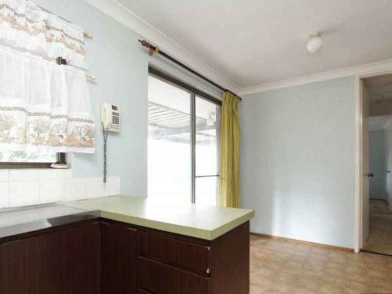 5 Forest Court, Armadale WA 6112