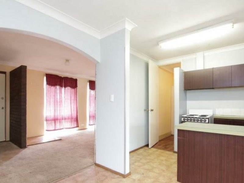 5 Forest Court, Armadale WA 6112