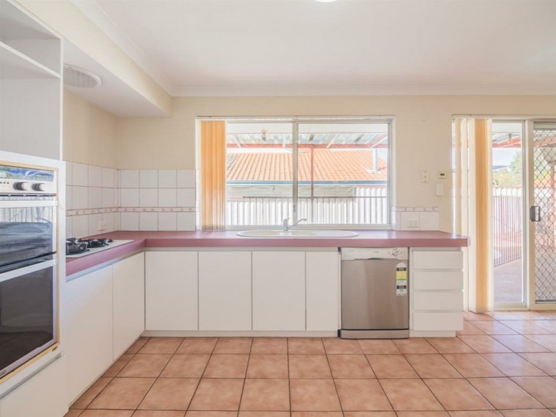 2 Marie Court, Atwell WA 6164