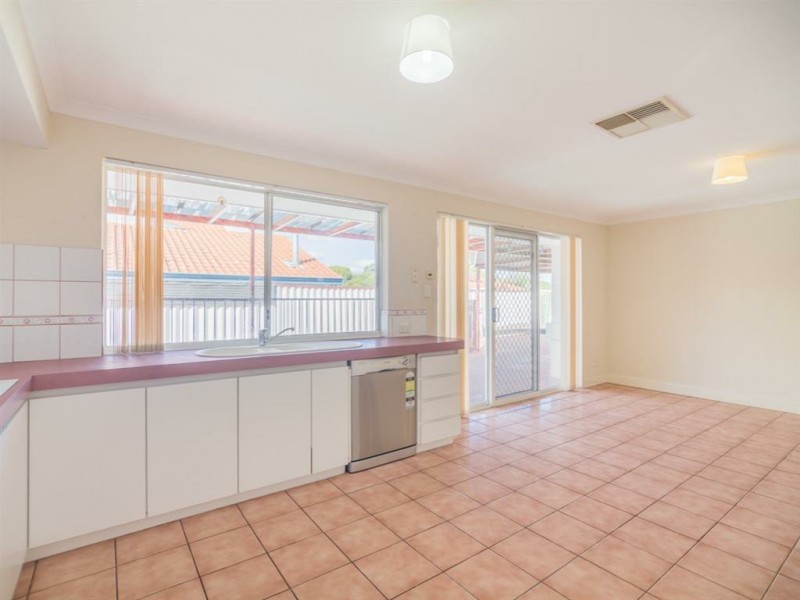 2 Marie Court, Atwell WA 6164
