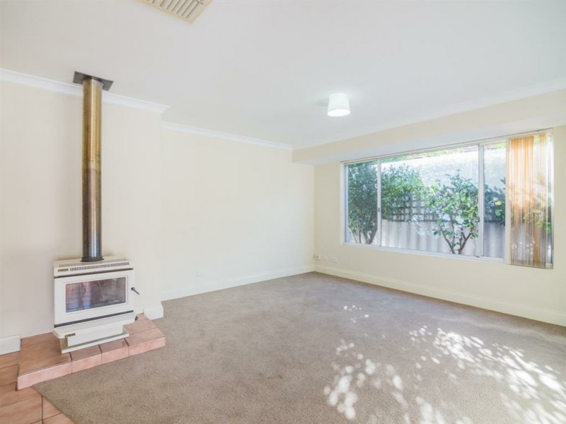 2 Marie Court, Atwell WA 6164