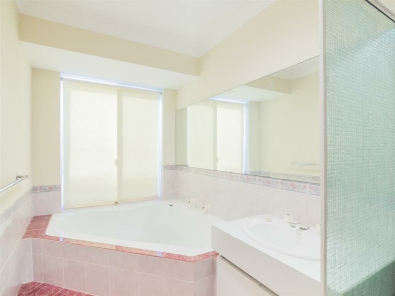 2 Marie Court, Atwell WA 6164