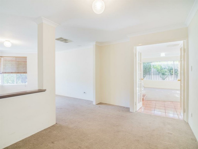 2 Marie Court, Atwell WA 6164
