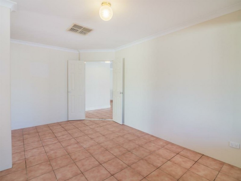 2 Marie Court, Atwell WA 6164