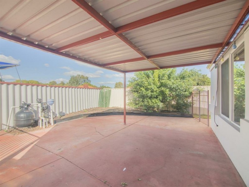 2 Marie Court, Atwell WA 6164