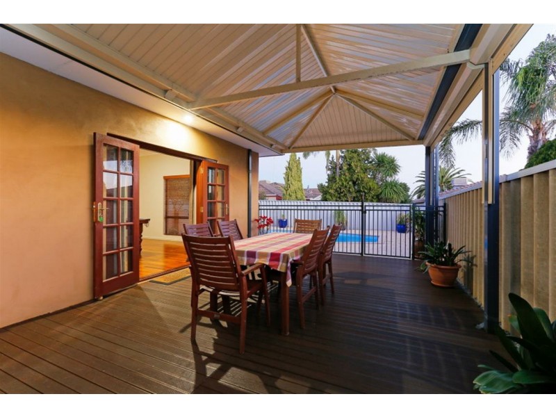 17 Barrington Street, Munster WA 6166