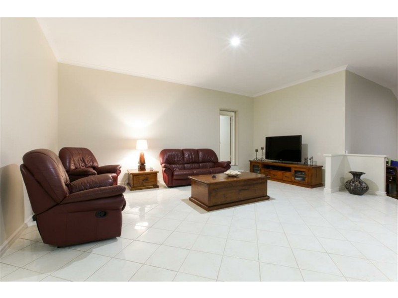 17 Barrington Street, Munster WA 6166