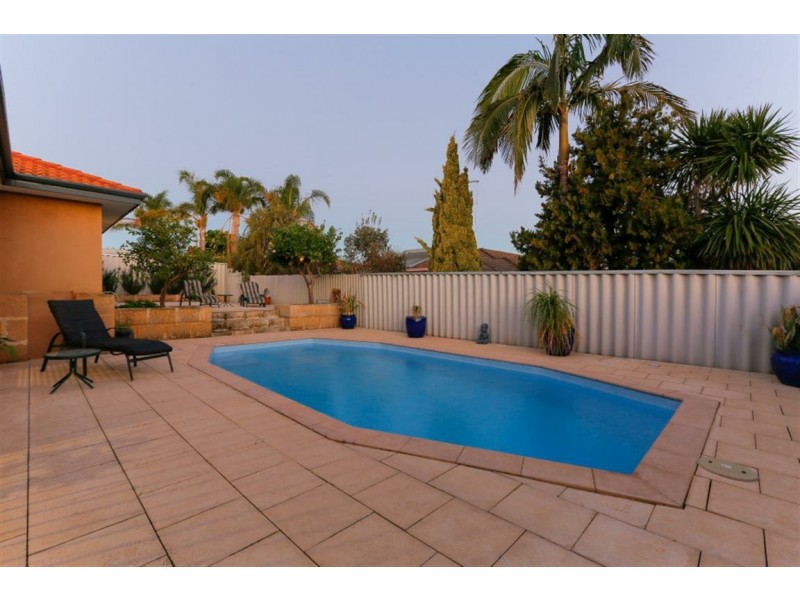 17 Barrington Street, Munster WA 6166