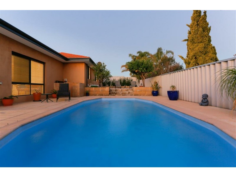 17 Barrington Street, Munster WA 6166