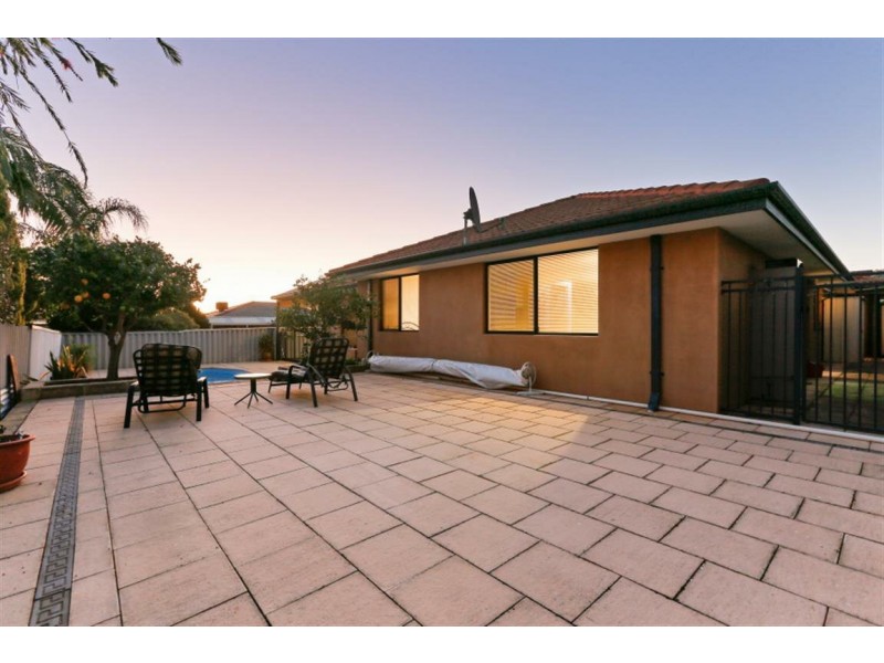 17 Barrington Street, Munster WA 6166