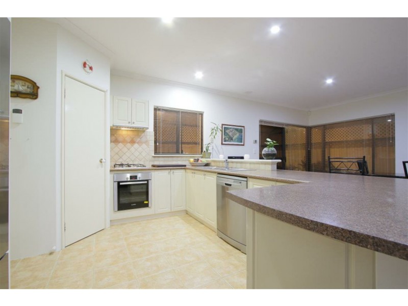 13 Bilcich Gardens, Spearwood WA 6163