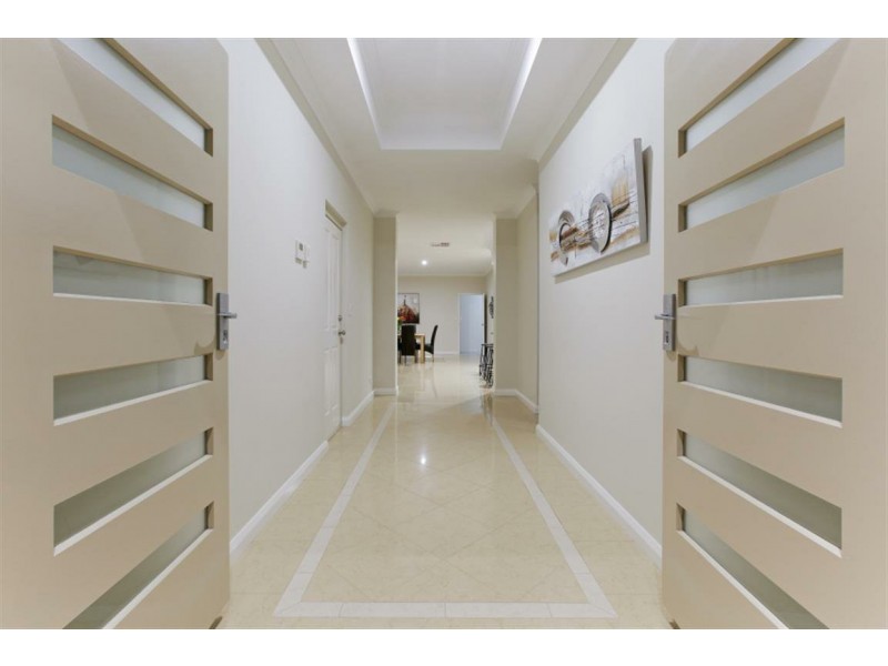 8 Carbine Way, Munster WA 6166