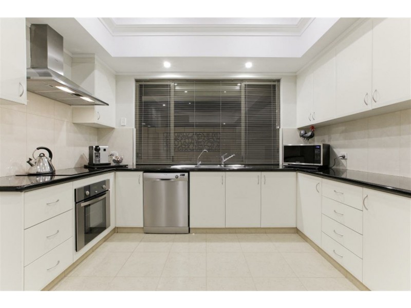 8 Carbine Way, Munster WA 6166