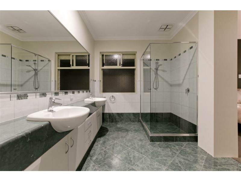 8 Carbine Way, Munster WA 6166