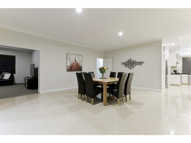 8 Carbine Way, Munster WA 6166