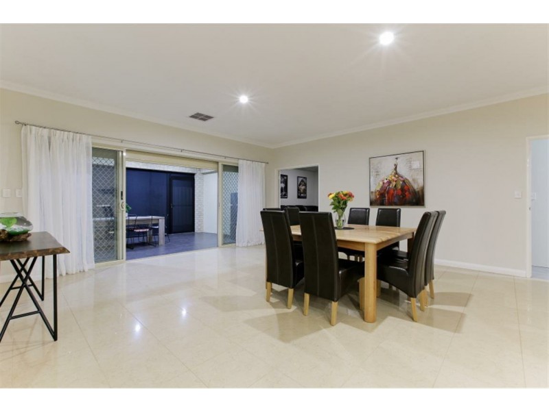 8 Carbine Way, Munster WA 6166