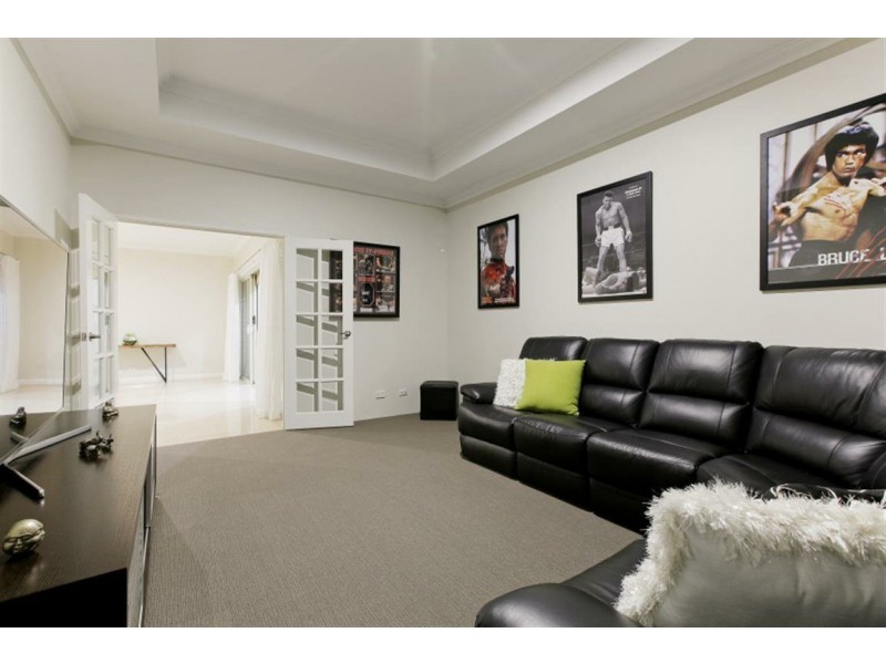 8 Carbine Way, Munster WA 6166