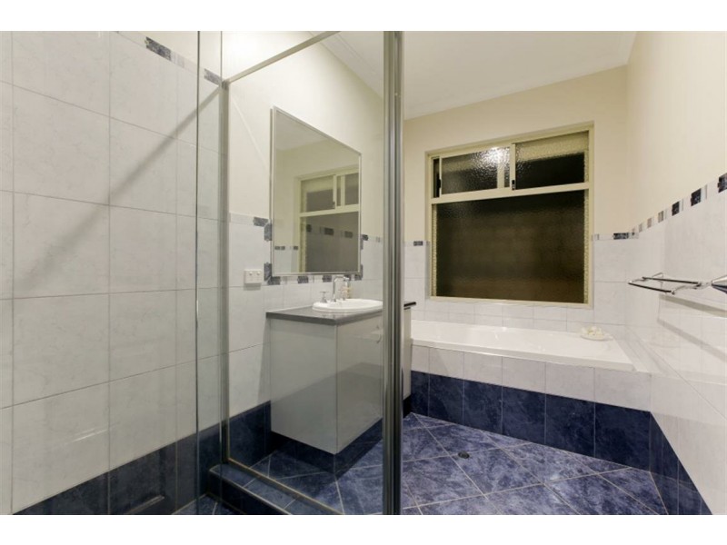 8 Carbine Way, Munster WA 6166