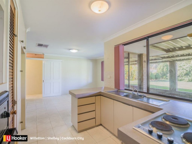 12 Eildon Court, South Lake WA 6164