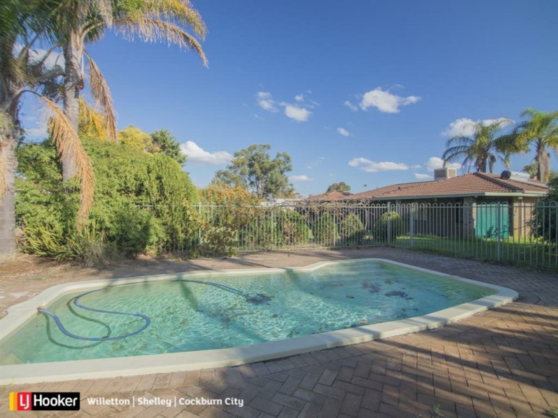 12 Eildon Court, South Lake WA 6164