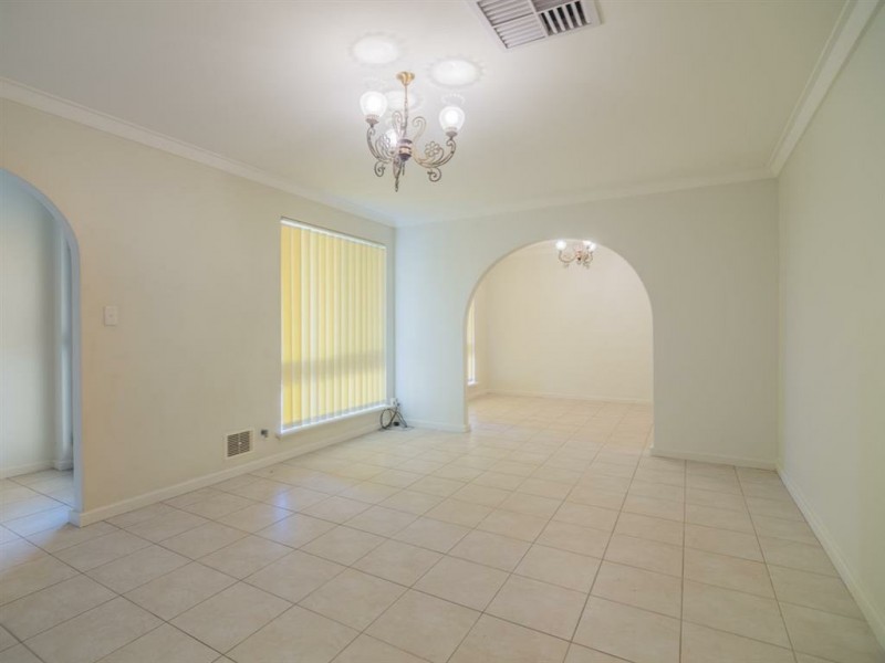 6 Steinbeck Place, Spearwood WA 6163