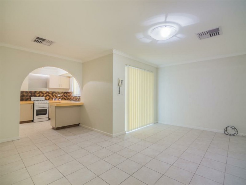 6 Steinbeck Place, Spearwood WA 6163