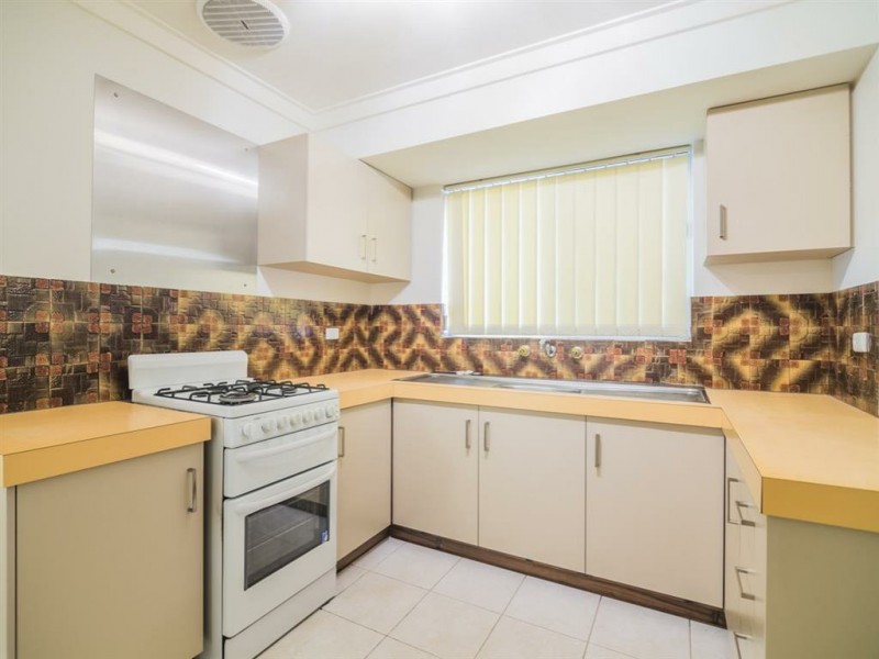 6 Steinbeck Place, Spearwood WA 6163