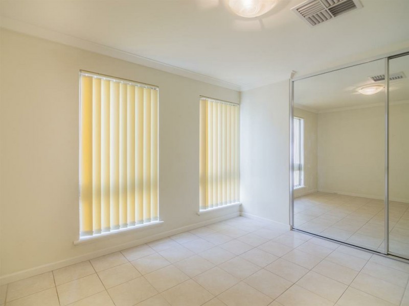 6 Steinbeck Place, Spearwood WA 6163