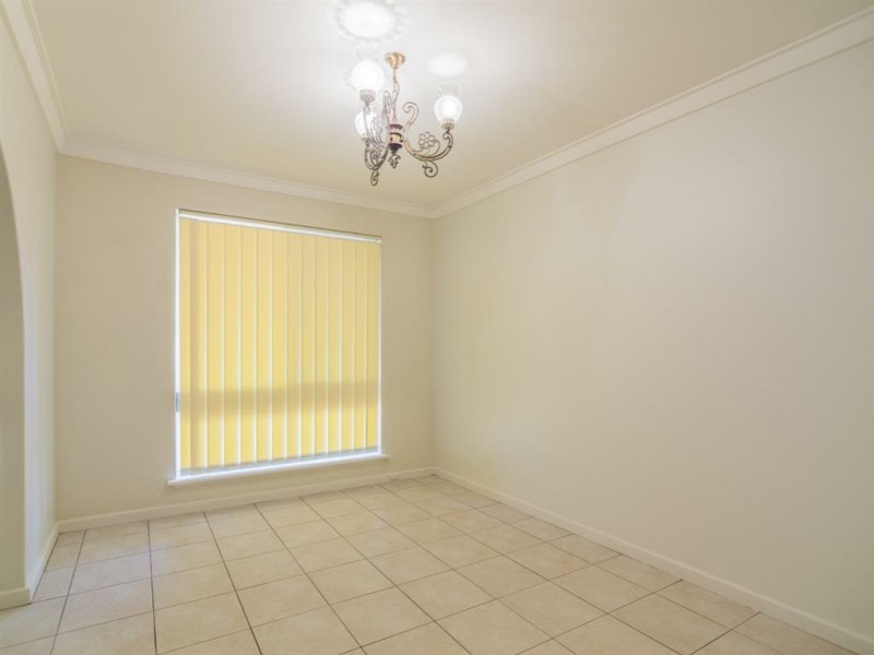 6 Steinbeck Place, Spearwood WA 6163