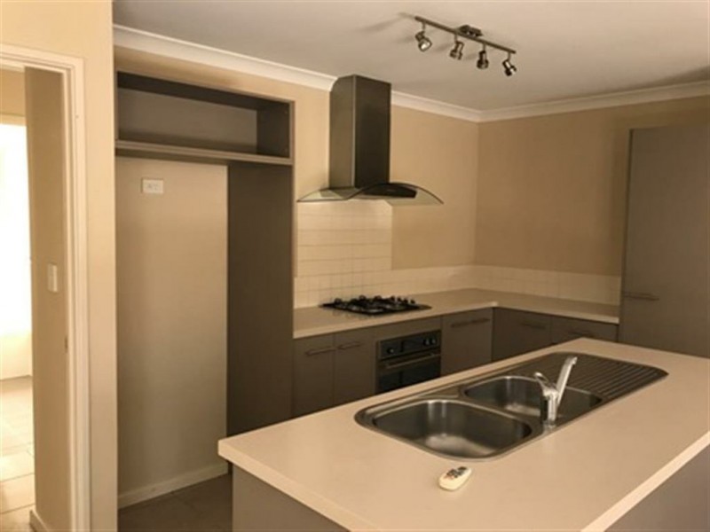 18 Strasbourg Vista, Hocking WA 6065