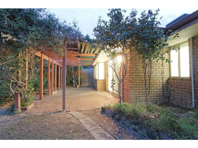 3 Silkpod Gardens, South Lake WA 6164